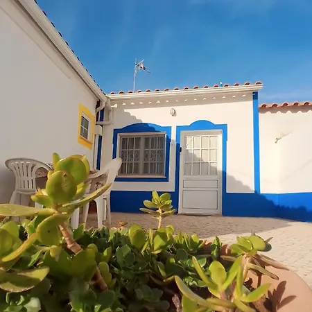 A Casa Dos Avos Holiday home Pera